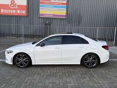 Wit Gebruikt 2019 Mercedes A200 Premium Sedan | € 23.999 (Eerlijke prijs)
