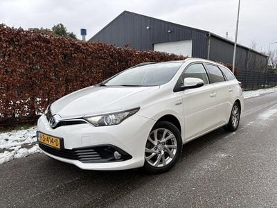 Wit Occasion 2015 Toyota Auris Stationwagen | € 9.750 (Goede deal)