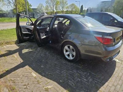 BMW 523