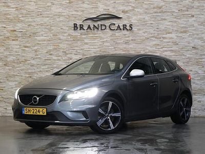 Grijs Occasion 2018 Volvo V40 Business Edition Hatchback | € 16.750 (Eerlijke prijs)