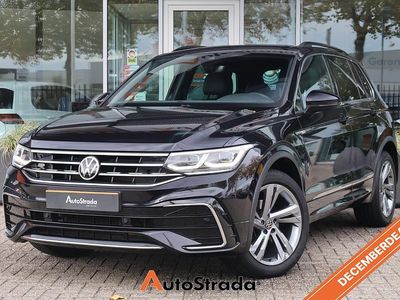 Zwart Gebruikt 2021 VW Tiguan R-line SUV | € 31.800 (Eerlijke prijs)
