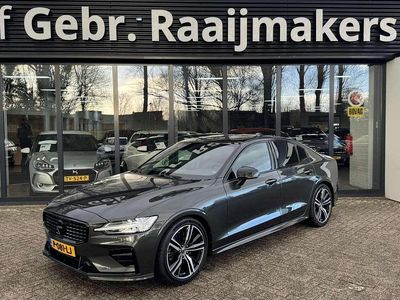 Grijs Gebruikt 2022 Volvo S60 R-Design Sedan | € 17.900