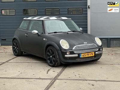 Rood Gebruikt 2004 Mini Cooper Hatchback | € 2.325 (Eerlijke prijs)