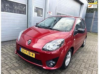 Rood Occasion 2011 Renault Twingo Hatchback | € 3.250 (Eerlijke prijs)