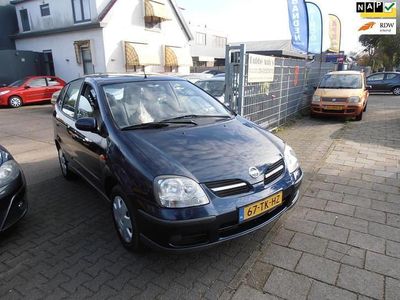 Nissan Almera Tino