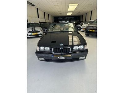 Zwart Gebruikt 1998 BMW 318 Sedan | € 8.950 (Iets duurder)