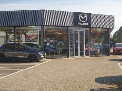 Deep crystal blue Nieuw 2025 Mazda 3 Nagisa Hatchback | € 34.895 (Eerlijke prijs)