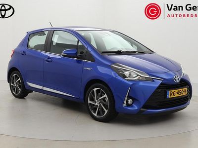 Blauw Occasion 2017 Toyota Yaris Hybrid Premium Hatchback | € 17.499 (Eerlijke prijs)