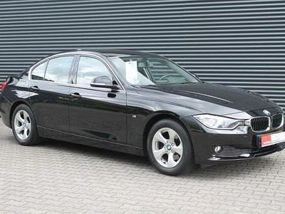 Zwart Occasion 2013 BMW 320 Executive Sedan | € 10.950 (Eerlijke prijs)