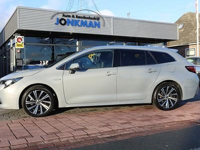 Grijs Occasion 2020 Toyota Corolla Plus Sedan | € 17.450 (Goede deal)