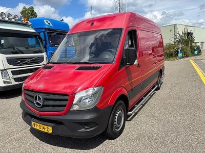 Occasion Mercedes Sprinter 95 PK (69 kW) 2015 Rood Van