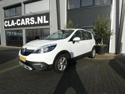 Wit (metallic) Gebruikt 2014 Renault Scénic III Bose Edition MPV | € 6.999 (Eerlijke prijs)
