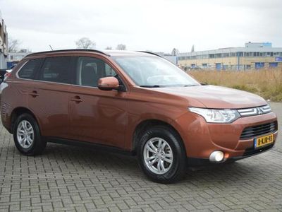 Bruin Gebruikt 2013 Mitsubishi Outlander Intense SUV | € 6.499