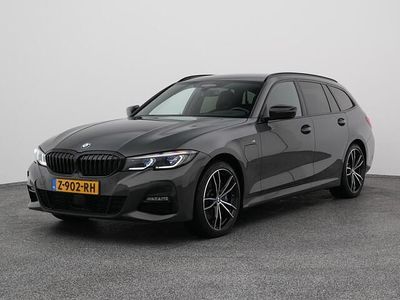 Grijs Occasion 2021 BMW 330 M Sport Stationwagen | € 31.700 (Eerlijke prijs)