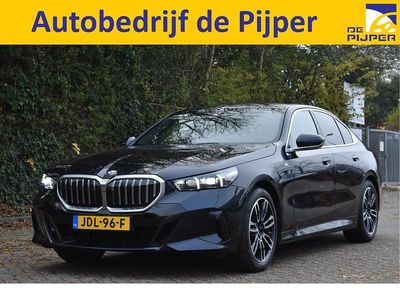 Zwart Occasion 2024 BMW 520 Comfort Edition Sedan | € 59.950