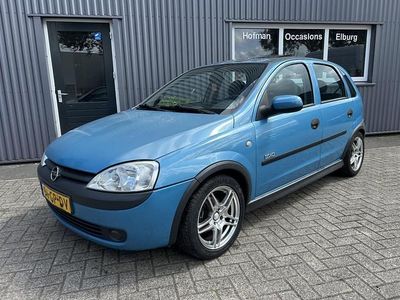 Blauw (metallic) Gebruikt 2001 Opel Corsa Elegance Hatchback | € 999