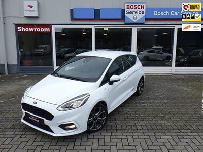 Witfrozen white Occasion 2018 Ford Fiesta ST-Line Hatchback | € 12.250 (Eerlijke prijs)