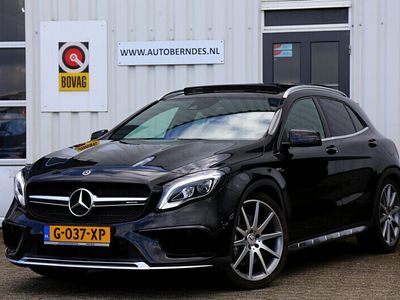 tweedehands Mercedes GLA45 AMG AMG 380PK 4Matic*Perfect Onderh.*Perform.Seats/Pano/Sfeerverl./Apple Carplay-Android/LED/Camera/Dodehoek/Elek. Klep/Stoelverw./Parkeersens.V+A/20 inch LM/VOL*