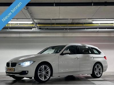 tweedehands BMW 320 3-SERIE Touring i Upgrade Edition - Navi - airco - cruise - nap! -