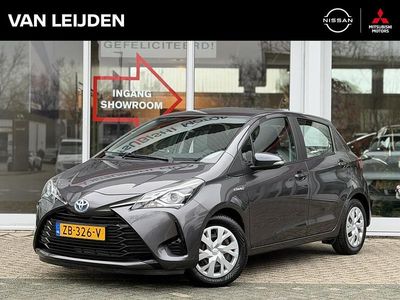 Grijs Occasion 2019 Toyota Yaris Hybrid Active Hatchback | € 16.950 (Goede deal)