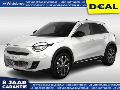 Blauw Nieuw 2025 Fiat 600 La Prima SUV | € 28.888 (Goede deal)