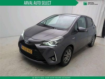 Occasion Toyota Yaris Hybrid 101 PK (74 kW) 2020 Grijs Hatchback