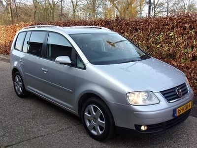 Grijs Gebruikt 2004 VW Touran MPV | € 2.000 (Eerlijke prijs)
