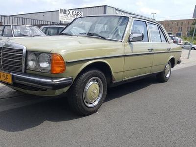 Groen Occasion 1984 Mercedes 200 Sedan | € 5.500