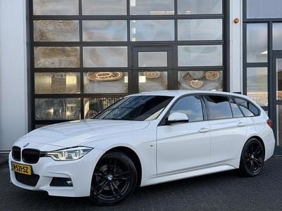 Wit Gebruikt 2017 BMW 318 Executive Stationwagen | € 15.995 (Eerlijke prijs)