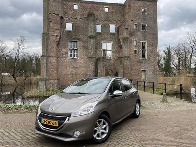 tweedehands Peugeot 208 1.2 PT Style Pack Navi