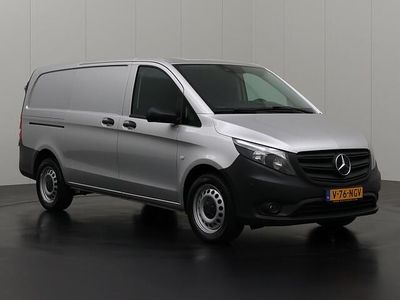 Zilver Gebruikt 2022 Mercedes Vito Van | € 23.800 (Goede deal)