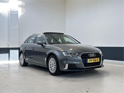 Grijs Gebruikt 2017 Audi A3 Sportback Sport Hatchback | € 17.749 (Eerlijke prijs)