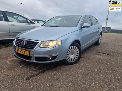 tweedehands VW Passat 2.0 FSI Comfortline /2e eigenaar/nap/airco/navigatie/apk 11-2024 rijd schakelt perfect/inruilen is mogelijk