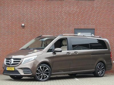Bruin (metallic) Occasion 2017 Mercedes V250 Exclusive MPV | € 38.950