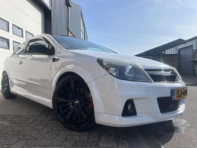 Opel Astra GTC
