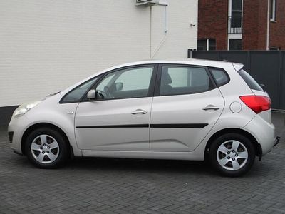 Grijs (metallic) Occasion 2010 Kia Venga Hatchback | € 5.950 (Eerlijke prijs)