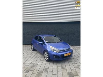 Blauw Gebruikt 2012 Kia Rio Plus Hatchback | € 3.575 (Eerlijke prijs)