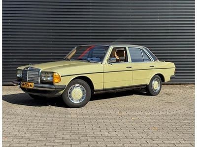 Groen Gebruikt 1983 Mercedes E230 Sedan | € 3.950