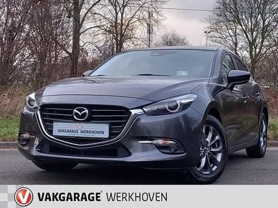 Grijs (metallic) Gebruikt 2017 Mazda 3 Hatchback | € 16.950 (Eerlijke prijs)