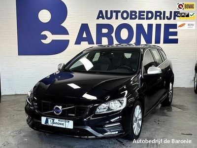 Zwart Occasion 2015 Volvo V60 R-Design Stationwagen | € 10.995 (Eerlijke prijs)