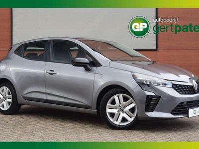 Grijs Gebruikt 2025 Renault Clio V Evolution Hatchback | € 19.900 (Eerlijke prijs)