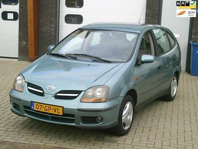 Nissan Almera Tino