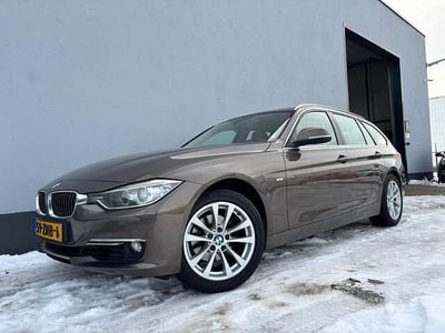 Bruin Occasion 2013 BMW 320 Executive Stationwagen | € 8.950 (Eerlijke prijs)