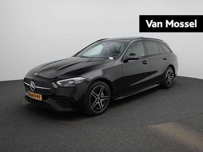 Zwart Occasion 2022 Mercedes C300e AMG line Stationwagen | € 44.900 (Duur)