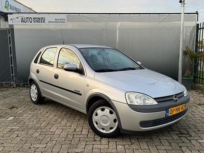 Grijs (metallic) Gebruikt 2001 Opel Corsa Comfort Hatchback | € 1.999 (Iets duurder)
