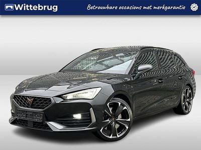 Zwart (metallic) Gebruikt 2022 Cupra Leon Hatchback | € 27.950 (Iets duurder)
