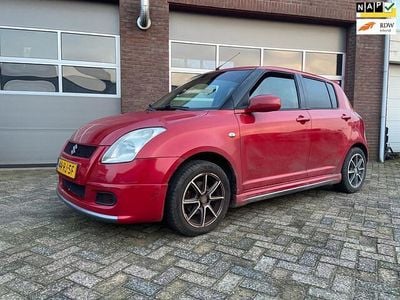 Rood Gebruikt 2005 Suzuki Swift GLS Hatchback | € 1.450 (Eerlijke prijs)