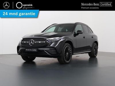 tweedehands Mercedes GLC300e 4MATIC AMG NIGHT | Panorama-schuifdak | Treeplanken | Apple Carplay | Stuurwiel Verwarmd | 360 camera | Sfeerverlichting | Adaptieve Cruise Control |