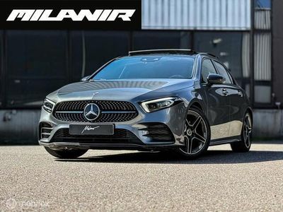 Grijs Occasion 2020 Mercedes A180 AMG line Hatchback | € 28.945 (Duur)