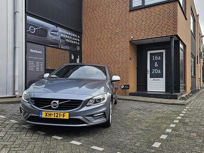 Grijs Occasion 2019 Volvo V60 Business Edition Stationwagen | € 15.950 (Eerlijke prijs)